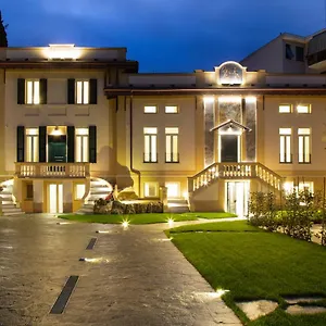 1900 Guest house