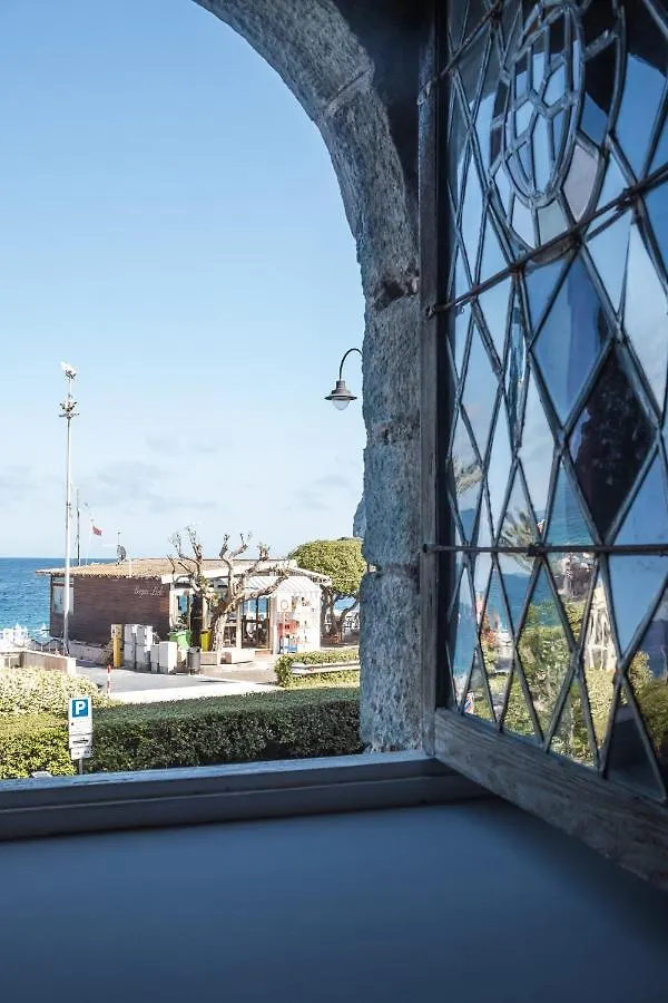 Hotel Miramare Noli 3*,  Italia